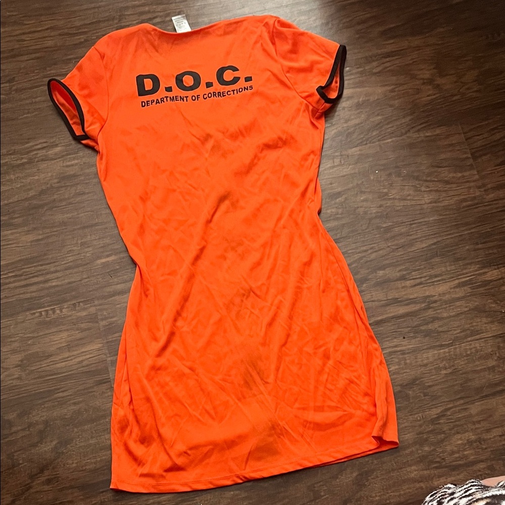 Spirit Orange Inmate Costume - Picture 2 of 5